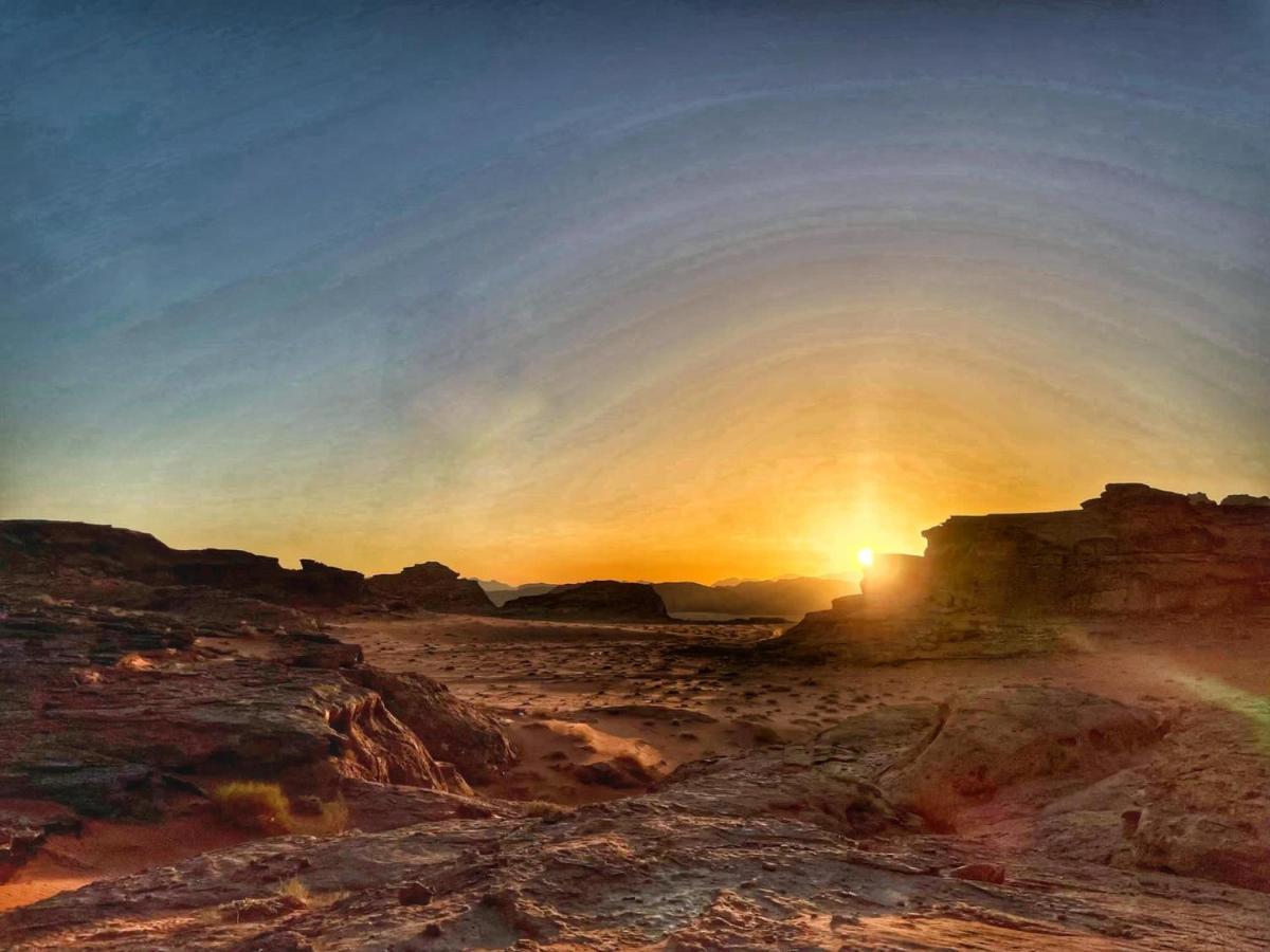 Wadi Rum Bedouin Tour With A Camp Екстериор снимка