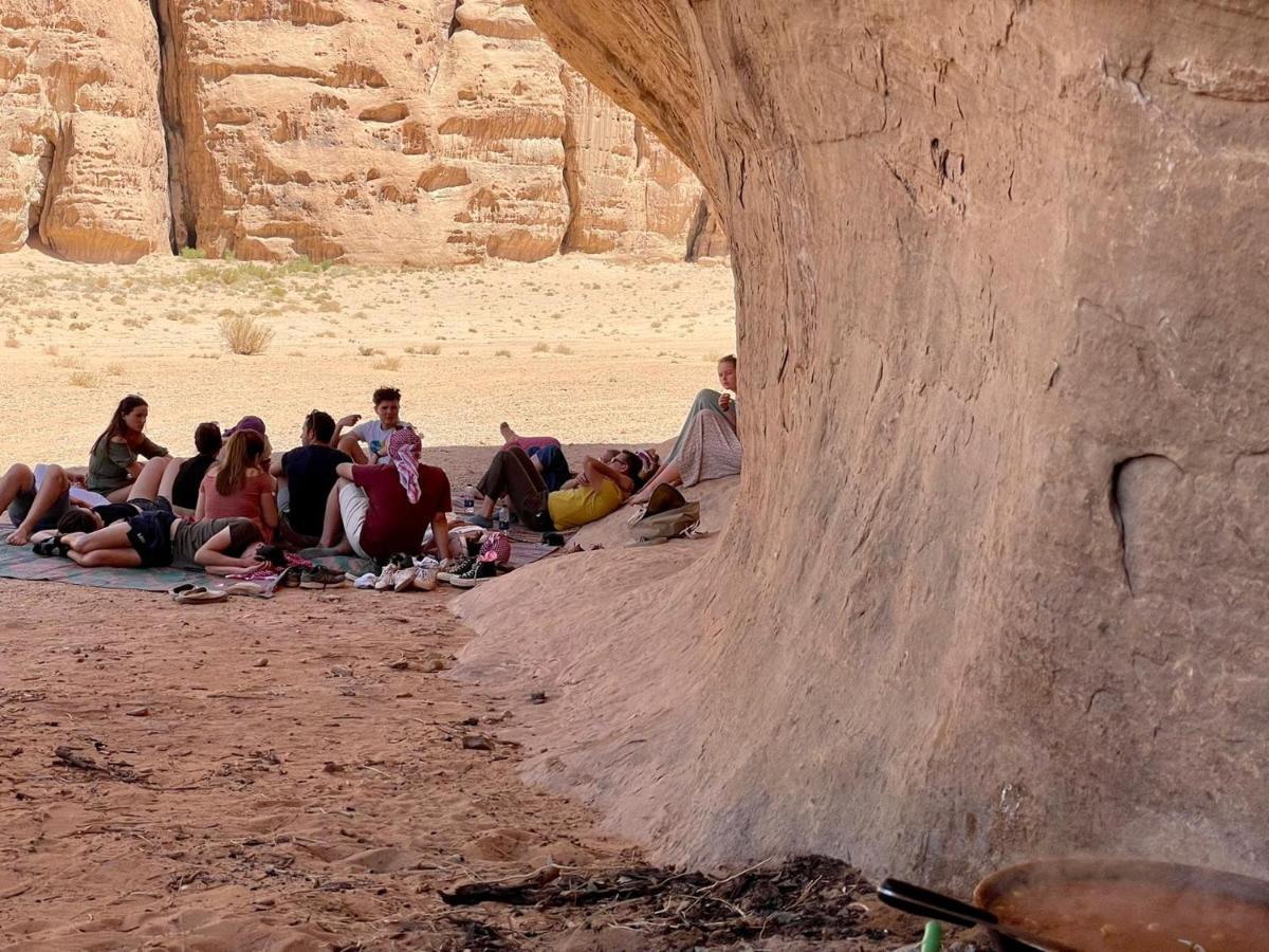 Wadi Rum Bedouin Tour With A Camp Екстериор снимка