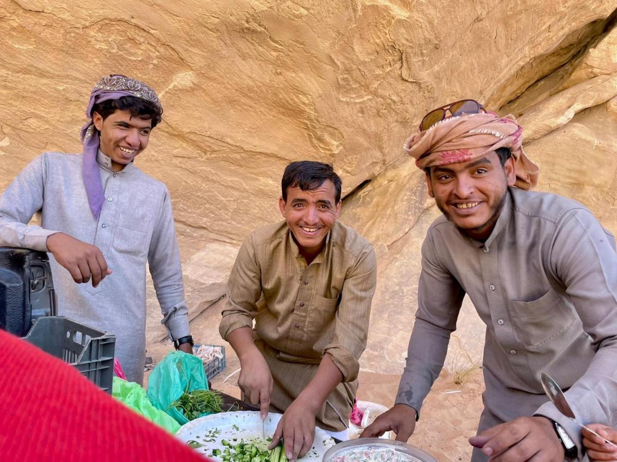 Wadi Rum Bedouin Tour With A Camp Екстериор снимка