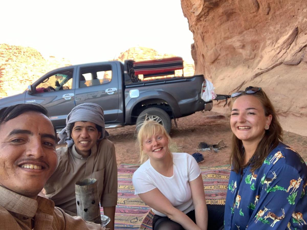 Wadi Rum Bedouin Tour With A Camp Екстериор снимка