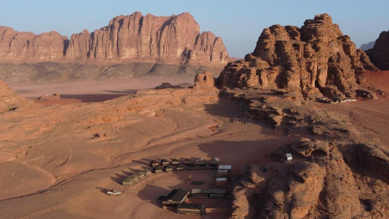 Wadi Rum Bedouin Tour With A Camp Екстериор снимка