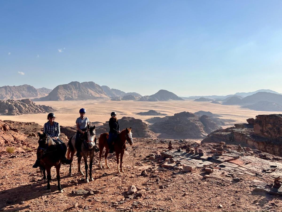 Wadi Rum Bedouin Tour With A Camp Екстериор снимка