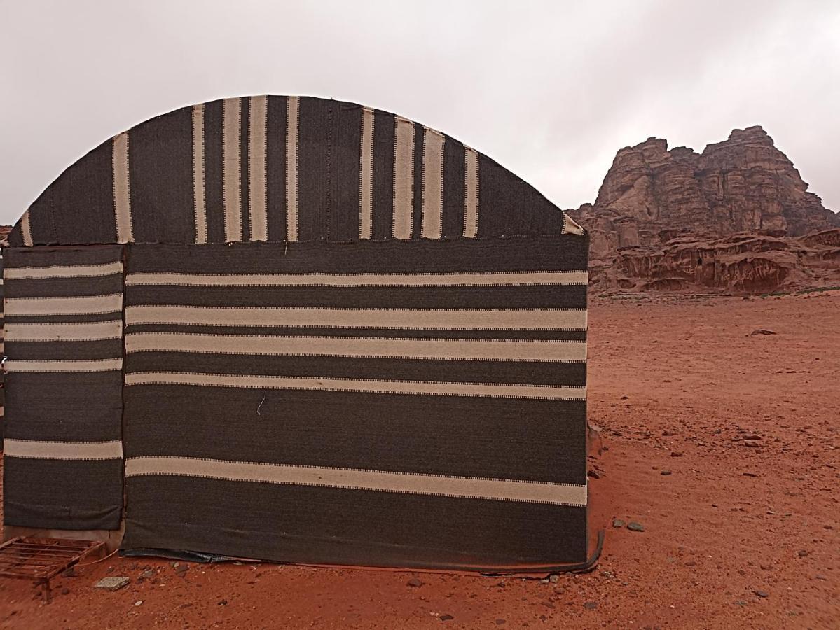 Wadi Rum Bedouin Tour With A Camp Екстериор снимка