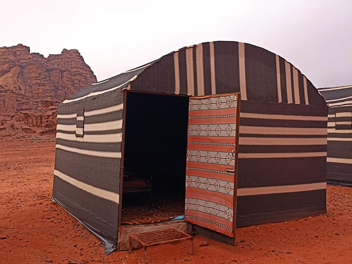 Wadi Rum Bedouin Tour With A Camp Екстериор снимка