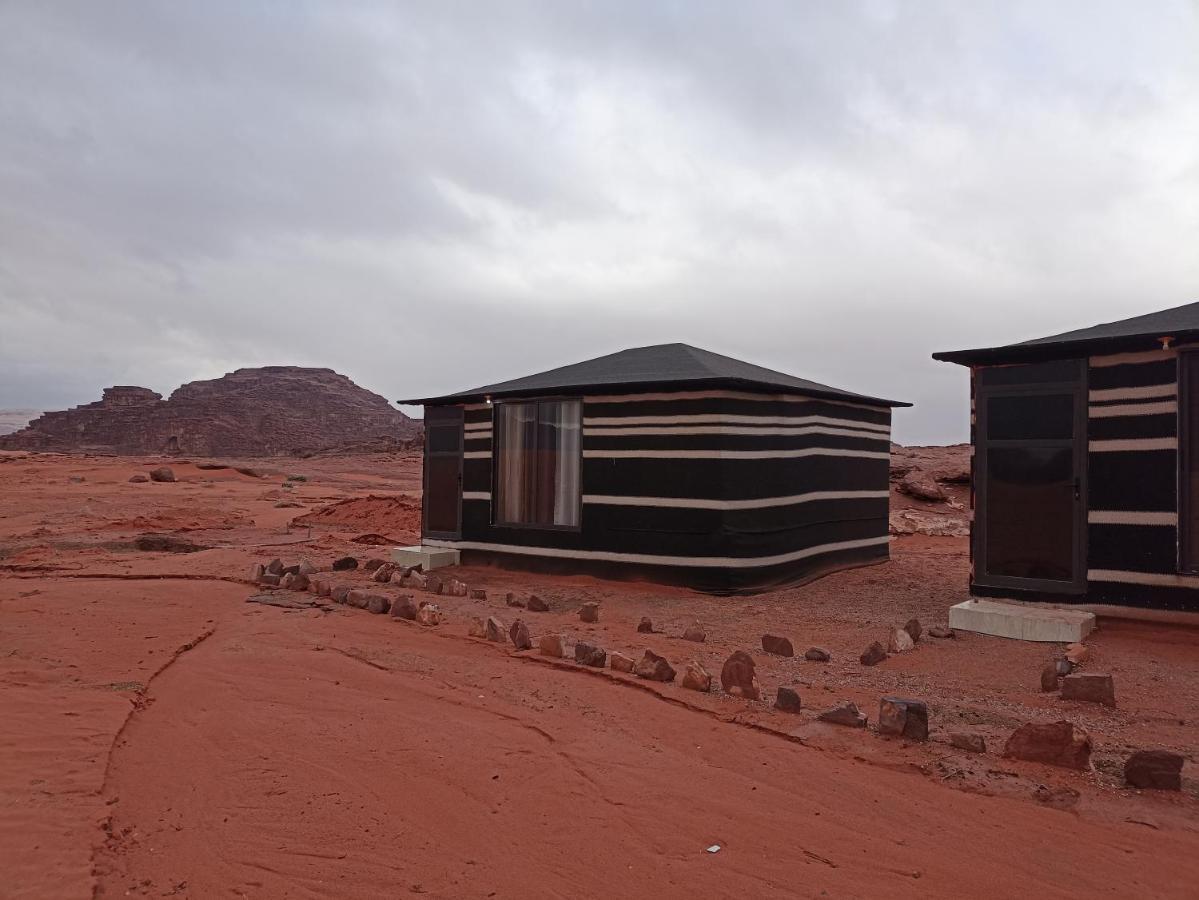 Wadi Rum Bedouin Tour With A Camp Екстериор снимка