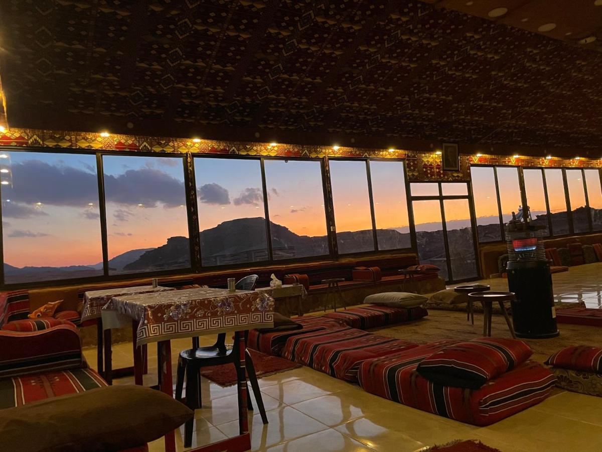 Wadi Rum Bedouin Tour With A Camp Екстериор снимка