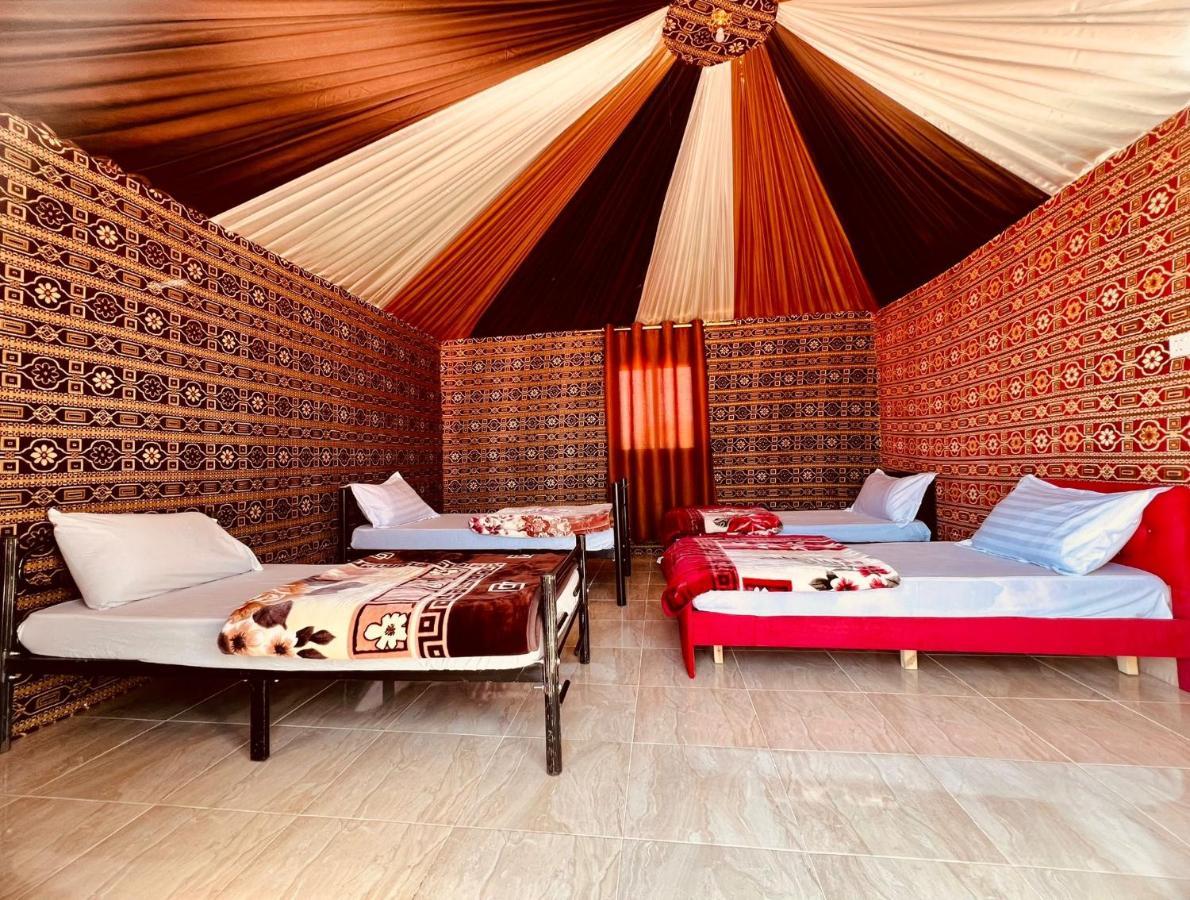 Wadi Rum Bedouin Tour With A Camp Екстериор снимка