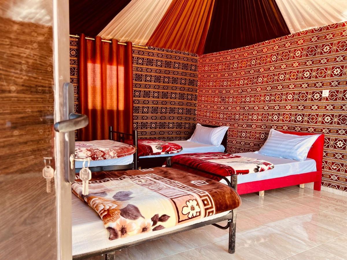 Wadi Rum Bedouin Tour With A Camp Екстериор снимка